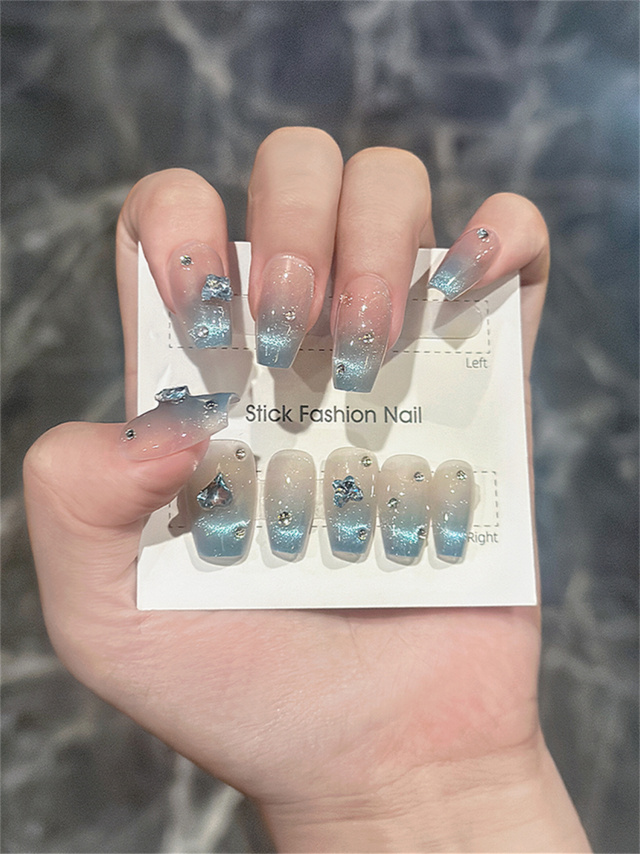 10 pezzi di unghie finte fatte - Nail Art Ice Blue recensione e prezzo