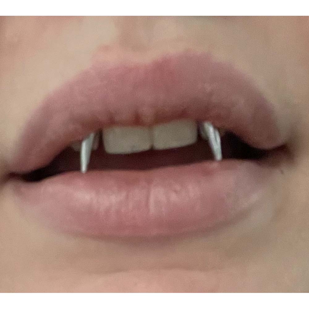 WKOUD 2 pezzi Piercing denti d - Nail Art Vampire recensione e prezzo
